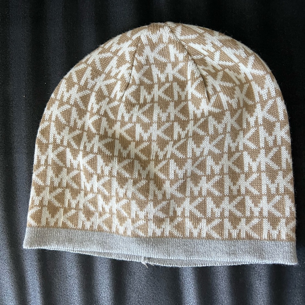 OS New w/o tag Micael Michael Kors Knit hat White MK Logo on Brown W/ Grey trim